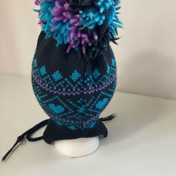 Smiley Wool Pompom Hat - Picture 4 of 8